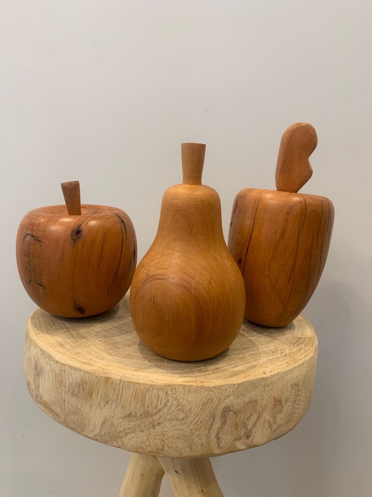 Conjunto Maça, Caju e Pera em Madeira